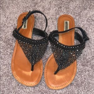 Women’s size 6 flat sandals